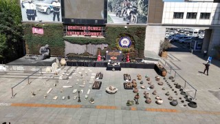 Beykozda ele geçirilen 10 bini aşkın eser ve sikkeler emniyette sergilendi