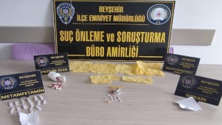Beyşehirde polis ekiplerinden zehir tacirlerine darbe