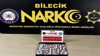 Bilecikte bir araç ve 2 şahıs üzerinde yapılan aramada uyuşturucu madde ele geçirildi