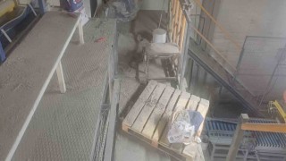 Bilecikte bir işçi elini mikser makinesine kaptırdı