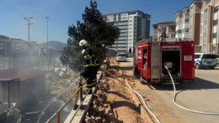 Bilecikte stadyum inşaat alanında yangın çıktı