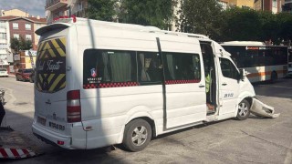 Biri işçi servisi toplam 4 aracın karıştığı kazada 9 kişi yaralandı
