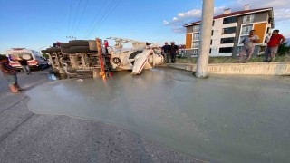 Bolu'da beton mikseri devrildi: 1 yaralı