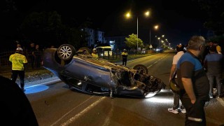 Boluda D-100de takla atan otomobilden burunları bile kanamadan çıktılar