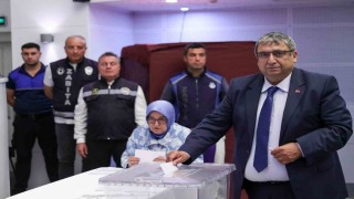 Buca Belediyesinde Başkanvekili CHPli Hüseyin Benzer oldu