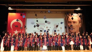 Bursa Tıp Fakültesi ilk mezunlarını verdi