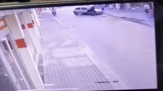 Bursada ilginç kaza...Yapay zeka değil, gerçek kaza görüntüsü