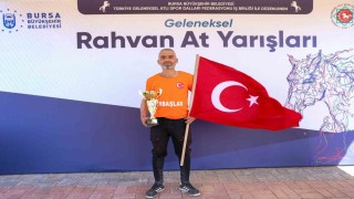 Bursada Rahvan At Yarışları nefes kesti