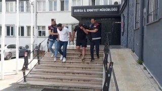 Bursada Yeğenin zor durumda yalanıyla altın vurgunu: Yaşlı kadını dolandıran 2 şüpheli tutuklandı