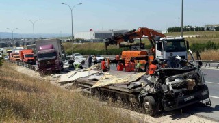 Büyükçekmece'de 4 aracın karıştığı zincirleme kaza: 1 yaralı