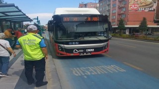 Büyükşehir ekipleri güvenli ve konforlu ulaşım için sahada