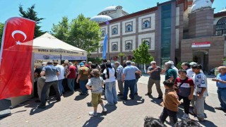 Büyükşehirden 17 ilçede 28 farklı noktada aşure ikramı