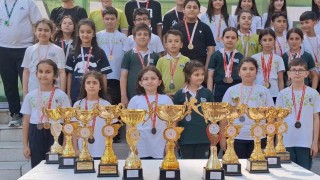 Çamlıca Koleji 332 lisanslı öğrenciyle 17 kupa ve 148 madalya kazandı