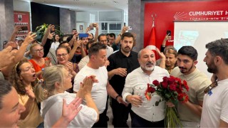 CHP İzmir İl Başkanlığında Karanfil gerginliği