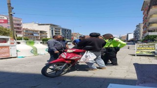 Çinede kaldırımlarda motosiklet denetimi