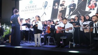 Cizrede öğretmen ve öğrencilerden konser