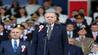 Cumhurbaşkanı Erdoğan: Zor, hassas ve mesuliyeti fevkalade yüksek bir görevi icra eden emniyet teşkilatımızın talep ve beklentilerini asla göz ardı etmiyoruz
