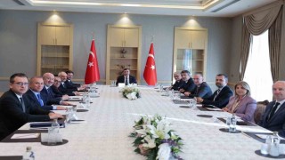 Cumhurbaşkanı Yardımcısı Yılmaz, Cumhurbaşkanlığı Ekonomi Politikaları Kurulu üyeleriyle bir araya geldi