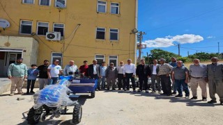 Çüngüşte çiftçilere tarım aletleri hibe edildi