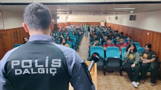 Dalgıç polislerden öğrencilere boğulma uyarısı