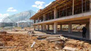 Darıcada 100 milyon lira destekli spor kompleksinin inşası sürüyor