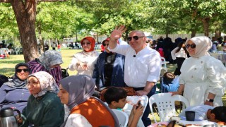 Darıcada kadın kursiyerler piknikte bir araya geldi
