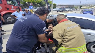 Defnede kamyonla çarpışan otomobilin sürücüsü yaralandı