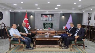 Defterdar Özdemir, esnaf temsilcileriyle bir araya geldi