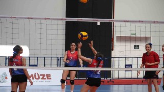 Depremde hayatını kaybeden Eskişehirli voleybolcunun ismi sezona verildi