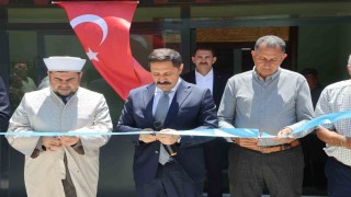 Depremin ardından inşa edilen 130uncu cami dualarla ibadete açıldı
