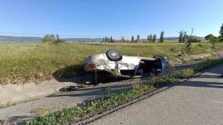 Devrilen otomobilde bir kişi öldü, 3 kişi yaralandı