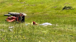 Devrilen traktörün altında kalan sürücü hayatını kaybetti