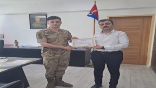 Dicle Kaymakamı Atıştan jandarma personeline başarı belgesi
