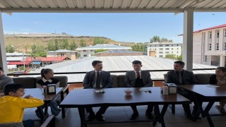 Digor Kaymakamı Ahmed Tayyib Kahramandan minik tiyatroculara anlamlı destek