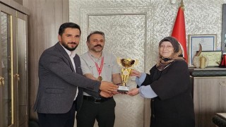 Din görevlileri masa tenisinde il birincisi oldu