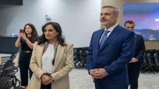 Dışişleri Bakanı Fidandan Kanadada nükleer tesis ziyareti