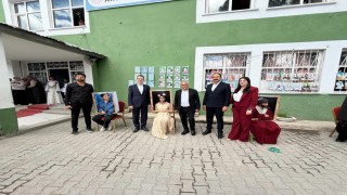 Diyadinde öğrencilerin eserleri sergilendi