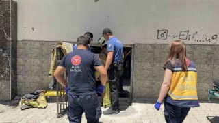 Diyaliz hastası evinde mahsur kaldı, camdan yardım istedi