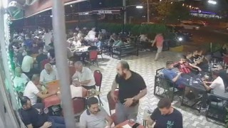 Diyarbakırda aracın yayaya çarpma anı güvenlik kamerasına yansıdı