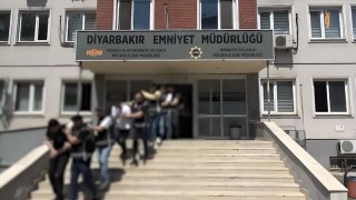 Diyarbakırda silahlı suç örgütü şebekesi çökertildi: 40 gözaltı