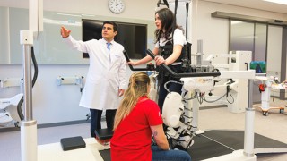 Doç. Dr. Mustafa Çorum: “Felç Sonrası Erken Başlanan Robotik Tedavi İyileşme Sürecini Hızlandırıyor”