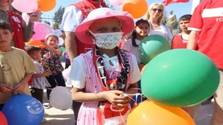Doktorların yaşayamayacağını söylediği 8 yaşındaki Hülyanın beyin tümörüne karşı geçirdiği başarılı ameliyat gökyüzüne bırakılan balonlarla kutlandı