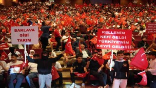 Dualarla milli takıma destek olundu, dev ekranda maç heyecanı yaşandı