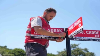 Durak ve sokak tabelası talepleri yerine getirildi