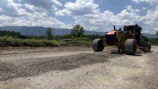 Duraklar köyünde yol çalışmaları sürüyor