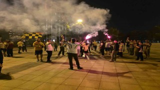 Düzcede Fenerbahçe Başkanı Aziz Yıldırım sevinci
