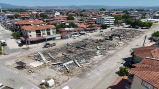 Düzcede riskli yapılar temizliyor