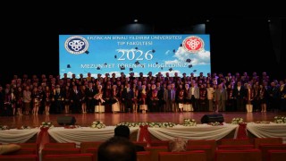 EBYÜde mezuniyet coşkusu: 115 doktor sağlık ordusuna katıldı