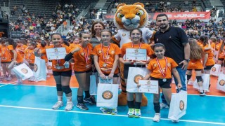 Eczacıbaşı Spor Kulübü Mini Voleybol Şenliği gerçekleşti