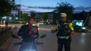 Edirnede polis ekiplerinden trafik ve asayiş denetimi